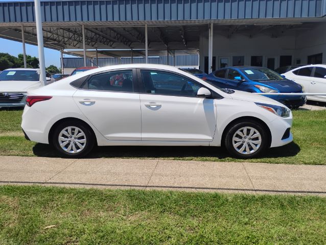 2020 Hyundai Accent SE