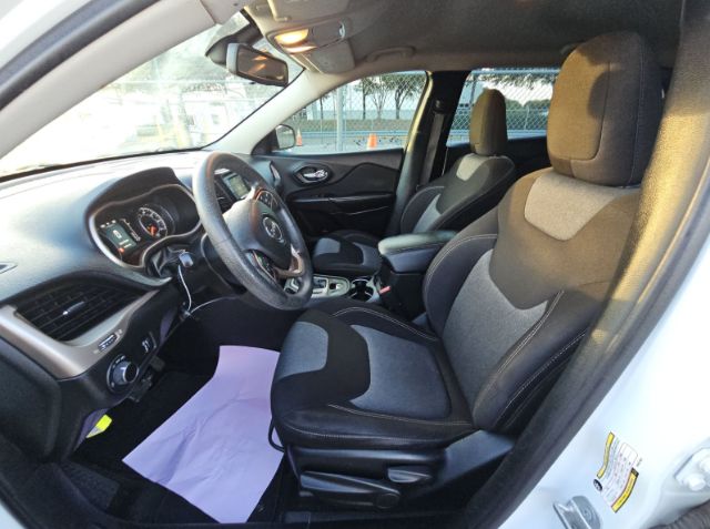 2015 Jeep Cherokee Sport