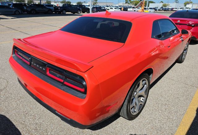 2016 Dodge Challenger SXT Plus