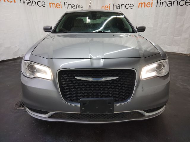 2017 Chrysler 300 Limited