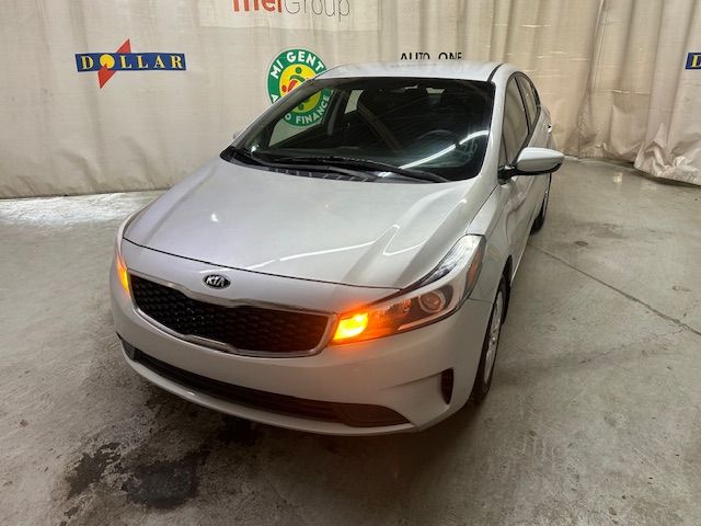 2017 Kia Forte LX's photo