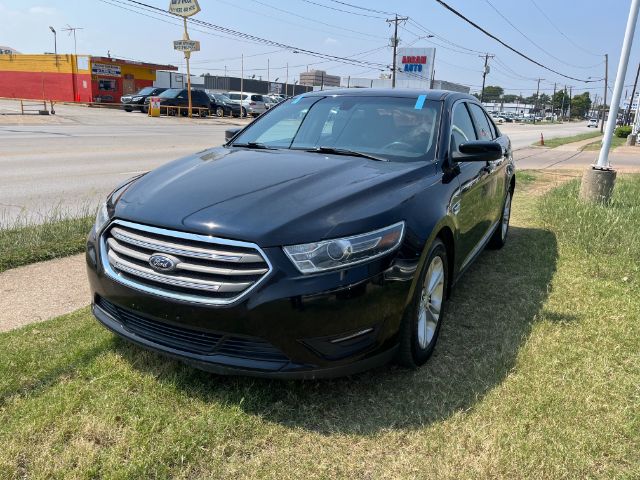 2018 Ford Taurus SEL's photo