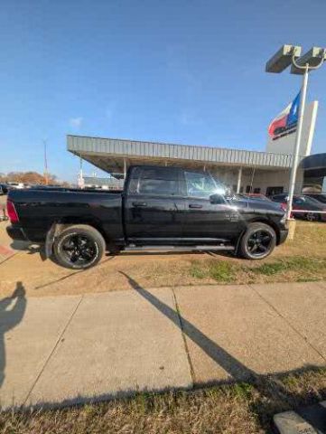 2021 RAM 1500 CLASSIC Crew Cab 4WD