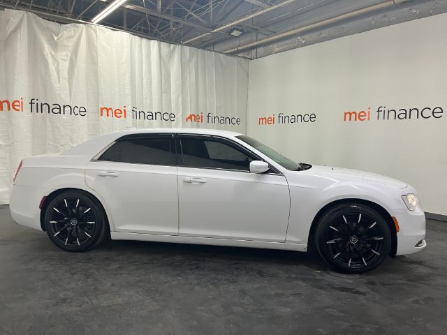 2018 Chrysler 300 Touring