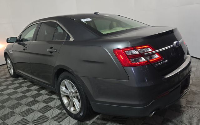 2016 Ford Taurus SE